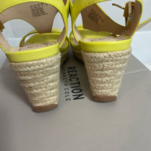 Kenneth Cole Women's Yellow T-strap Wedge Sandal Sz 7.5 - Picture 7 of 8